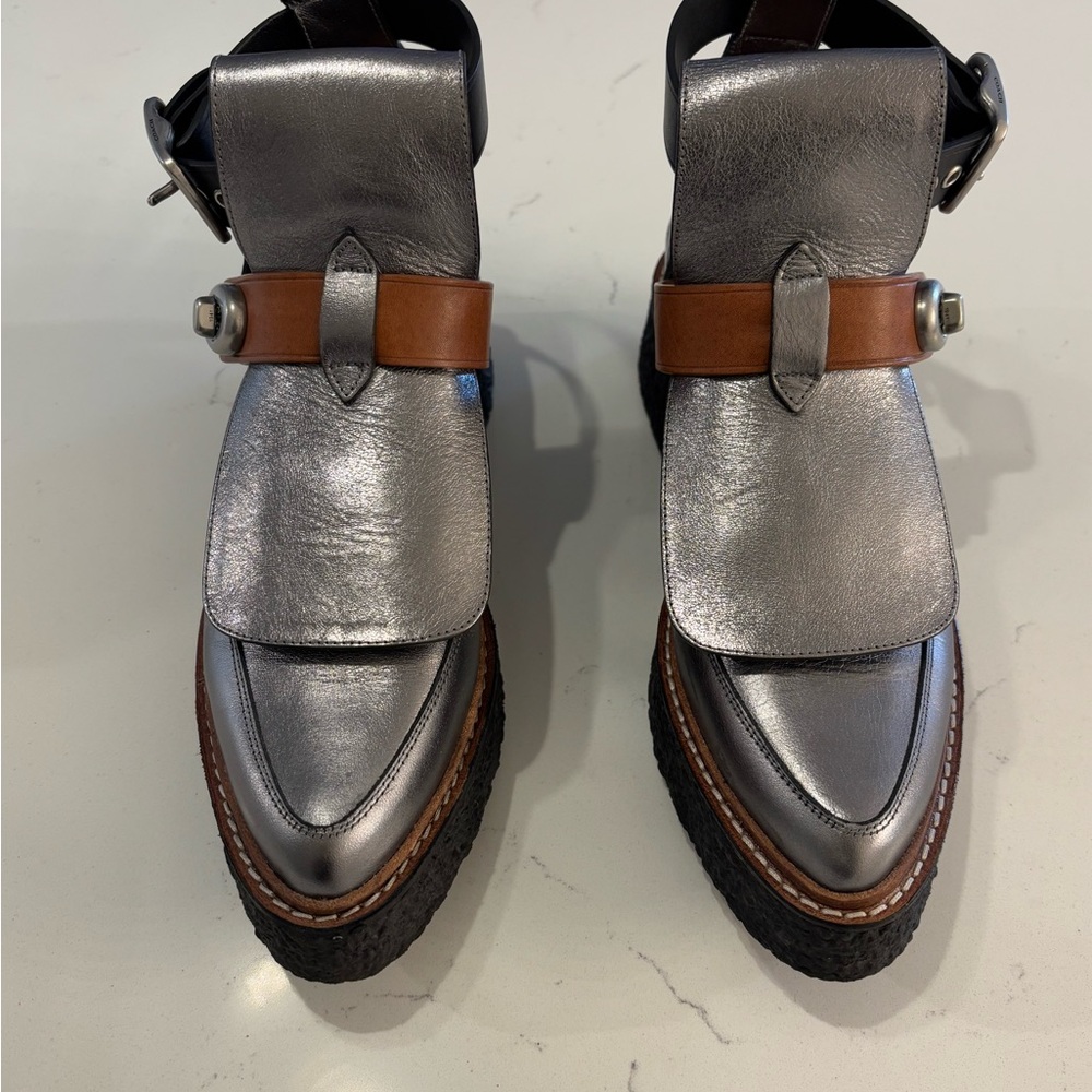 Coach vintage gunmetal silver/cognac color platform leather shoe.